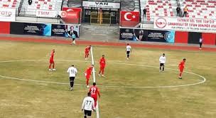 Vanspor başkan adayının kongreyi terk ettiği anlar. Vanspor Evinde 3 Puani Kapti