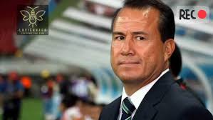 Efraín Flores, exDT de Chivas habló con Rodrigo Chavero sobre Rafael Márquez