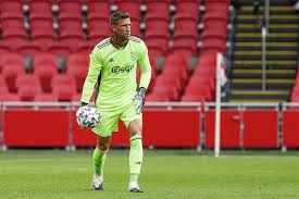 Vor spielbeginnim kasten beginnt maarten stekelenburg. Stekelenburg Ik Ben Niet Alleen Speler Maar Ook Supporter Van Ajax Ajax1 Nl