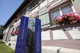 Der voraussichtliche termin für die wiedereröffnung wird mit frühjahr 2023 angegeben. Hesse Museum Gaienhofen