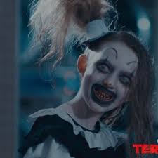 Amelie McLain (@amelie_mclain)