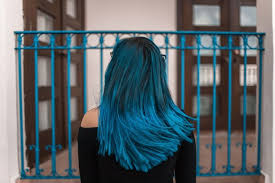 Blue toned purple shampoo will counteract any orange tones, and reddish purples will counteract green tints. 9 Best Shampoo For Blue Hair Rock Cool Hues That Don T Fade