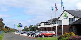 It offers a pool, gym, free parking and a restaurant. Airport Hotel Holiday Inn Express Edinburgh Airport