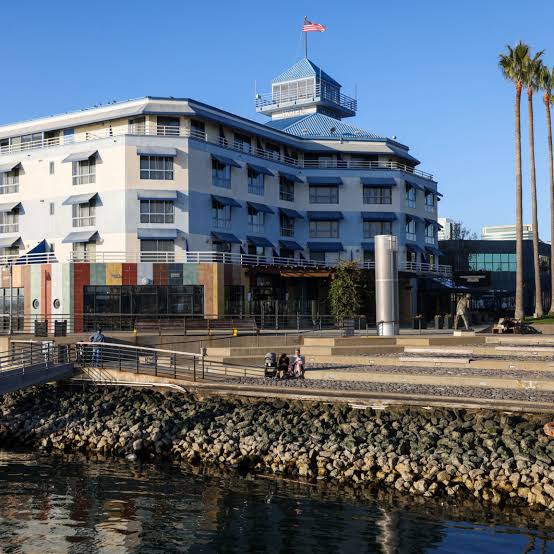 Opinion: Decline of Oakland's crown jewel Jack London Square due to poor  management