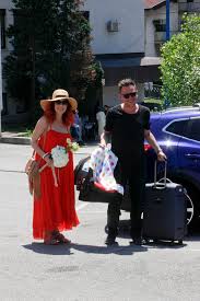 Zengel was born and raised in berlin, germany, and began her acting career at the age of five in a music video for the. Gloria Helena Minic I Dalibor Matanic Ponovno U Slatkom Iscekivanju Presretni Smo