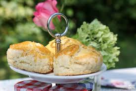 A spelt version of an afternoon tea classic. Scones Klassisches Geback Zur Tea Time Mrs Flury Gesunde Rezepte