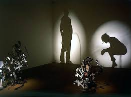 Amazing Shadow Photos Created Using Carefully Arranged Objects Shadow Art Trash Art Art