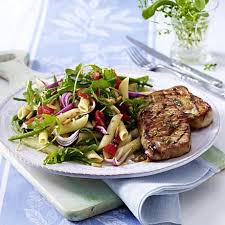 Bunter Nudelsalat Mit Schweineruckensteak Rezept Lecker Bunter Nudelsalat Putensteak Rezepte Rezepte