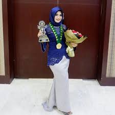 Aug 17, 2021 · kebaya perpisahan sekolah hijab, model baju perpisahan sekolah 2021, model baju batik untuk perpisahan sekolah sma, model baju perpisahan ba. 12 Inspirasi Kebaya Hijab Kekinian Untuk Acara Wisuda Pilih Mana