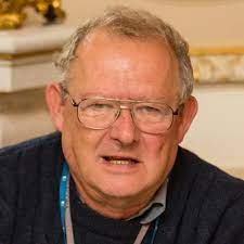 Intensywny czas, sporo decyzji, pracujemy wszyscy razem* od lewej: Adam Michnik Forum 2000