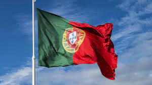 A bandeira com azul e branco só foi usada entre 1834 e 1910, menos tempo que a bandeira actual. Pcp Denuncia Representacao Errada Da Bandeira Portuguesa Em Bruxelas