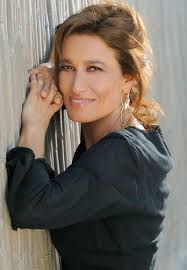 Cantautrice, musicoterapeuta, insegnante di canto. Biografia Di Grazia Di Michele