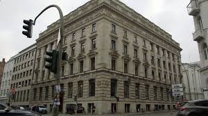 The bank provides various financial assistance and consulting services, as well as…. Die Zweifelhaften Deals Der Warburg Bank Das Erste Panorama Sendungsarchiv 2016