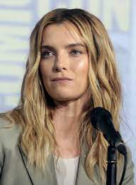 Betty gilpin as roz in the web series the walker (2015)pic.twitter.com/8b7x74bh4l. Betty Gilpin Wikipedia