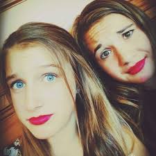 Felicity Klein Ovink (@FlissKlein)