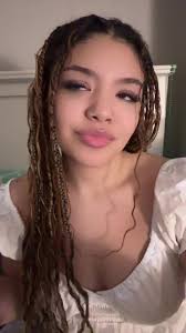 Mariah Manns's Instagram, Twitter & Facebook