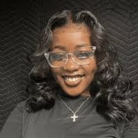 Edith Lamptey's Instagram, Twitter & Facebook