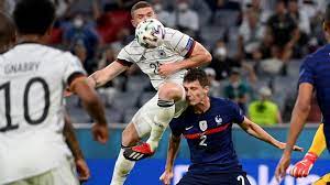 Pavard darbeyi aldıktan sonra yere yığıldı ve bir süre hareketsiz kaldı. Xrqr8at0xjuvhm