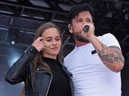 laura muller verkundet das traurige aus wunderweib michael wendler promi news schlagersangerin