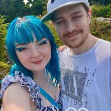 build-a-bear have released an emo axolotl for april fools 😭😭😭