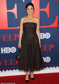 Julia Louis Dreyfus Stuns In Black Dress As She Attends Veep Premiere Dresses Julia Louis Dreyfus Strapless Dress Formal