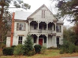 Ces 10 Vieilles Maisons A Vendre Nous Semblent Tout Droit Sorties D Un Film D Horreur Les Maisons Old Houses Historic Homes Historic Homes For Sale