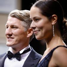 Bastian schweinsteiger (pronounced ˈbasti̯an ˈʃvaɪ̯nʃtaɪ̯ɡɐ ; Ana Ivanovic Bastian Schweinsteiger Neues Hochzeitsfoto Und Es Ist Wow Brigitte De