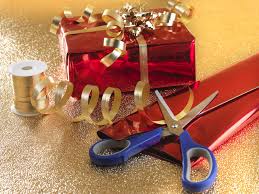 Ciocolata delicioasa, in ambalaje creative de iarna, pentru a ajunge in ghetutele copiilor cuminti. Top 7 Idei De Cadouri De MoÈ Nicolae