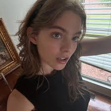 🍂𝗜𝘀𝗮𝗯𝗲𝗹 𝘄𝗶𝘁𝗵 𝗰𝗼𝗻𝗰𝗲𝗿𝘁🎼😊 〔If you see this post, your  everyday will be full of Isabel sweet smile😄💭〕 𝗛𝗼𝗹𝗶𝗱𝗮𝘆  𝗽𝗿𝗼𝗴𝗿𝗲𝘀𝘀（𝟯/𝟰） #isabelmyers #isabelfanpage #isabelmyersfans  #emmameyers #emmafanpage #emmafan (If you ...