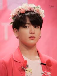 Hey :) welcome to this video! Bts S Jungkook Looking Distressed In This Hat Has Armys Discussing If It Was Appropriate Bias Wrecker Kpop News