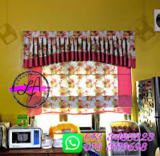 Satu rekaan langsir yang ringkas, kemas dan moden di jenis fabrik yang sesuai digunakan untuk roman blind adalah daripada jenis fabrik tebal bagi mendapatkan kesan lipatan. Langsir Anggun Roman Blind Curtain Langsir Moden Ala Facebook