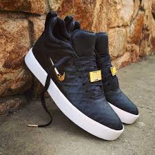 Nike Do U Have Them In A Size 6 Im Truly Interested In These How Can I Order Them Zapatos Deportivos De Moda Zapatillas Hombre Moda Zapatos Hombre Moda