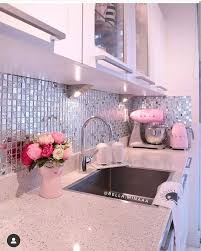 كاونترات مطابخ العراقية بأنواعها الألمنيوم عالم الحرفة والابداع رايكم خلي نشوف كم واحد بالصفحة موجود كل من يعشق الترتيب والجمال يضغط لايك Facebook