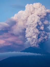 La soufriere volcano erupts on the eastern caribbean island of st. Eastern Caribbean Issues Rare Alerts For Rumbling Volcanoes Wpmi