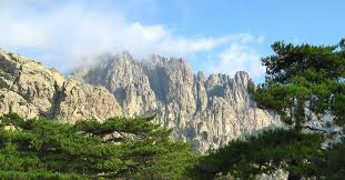 L'image que vous téléchargez est aux dimensions indiquées en haut de votre. La Montagne De Granite Et De Schiste Dossier
