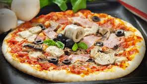 oliven schinken artischocken und pilze sind das geheimnis der pizza capricciosa denn der belag schmeckt einf pizza capricciosa pizza rezept pizza mit pilzen
