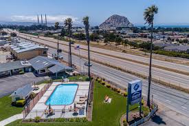 The rooms offer a flat screen tv, a refrigerator, and air conditioning, and getting online is possible, as free wifi is available, allowing you to rest and refresh with ease. Rodeway Inn