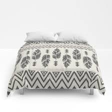 Black And Cream Comforter A Modern And Trendy Bohemian Design Featuring A Tribal Pattern And Feathers In A Soft Black And Cream Color Scheme T Cream Comforter Comforters Chic Comforter