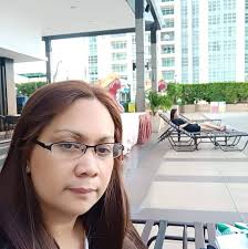 MAHALIN at ALAGAAN ang sariling PAMILYA, dahil MASAYA ang may BUO at  sama-samang PAMILYA.