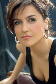 Oğluyla beraber, şevval sam'ın da oynadığı diziler ve yaşı gibi detaylar merak konusu oldu. Sevval Sam Turkish Singer Beautiful Actresses Turkish Actors Girl Crushes