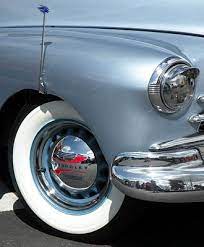 Chevy Love The Color Chrome Hubcaps And Wide Whites Classy Cars Classic Cars Chevy