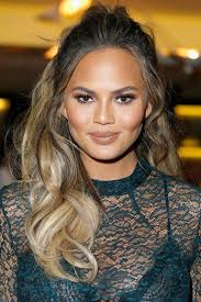 Red Carpet Hairstyle Curly Half Updo Chrissy Teigen Celebrity Hairstyle Chrissy Teigen Hair Blonde Hair Inspiration Hair Styles
