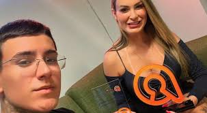 Mamma attrice porno, il figlio di 19 anni le fa da regista: «A volte penso  sia disgustoso, ma non mi vergogno»