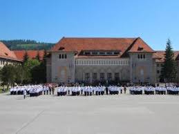 Care susțin mișcarea și practicarea sportului, având. Local Candidatii Respinsi La Admiterea De La Colegiul Militar Isi Cauta Dreptatea La Bucuresti Monitorul De Suceava Vineri 7 Iulie 2017