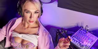 Your Favorite Live Sex Cams | VR Bangers