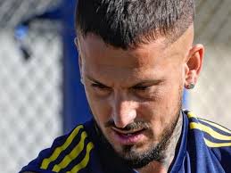 Vélez venció a Arsenal con un golazo de Castro en el debut del Gallego  Méndez y consiguió algo de oxígeno