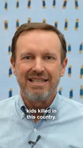 Chris Murphy keeps receipts