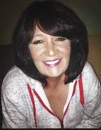 Leigh Wisniewski's Instagram, Twitter & Facebook