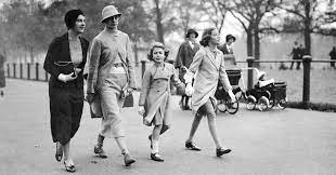 During her reign, the queen met with politicians, entrepreneurial leaders, scientists, and cultural figures. Queen Elizabeth Ii Key Moments In Her Reign The New York Times