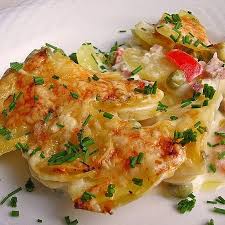 Amerikanischer Uberbackener Kartoffelauflauf Mit Frischkase Und Sour Cream Von Sukeyhamburg17 Chefkoch Rezept Kartoffelauflauf Kartoffelbeilagen Kartoffelauflauf Vegetarisch